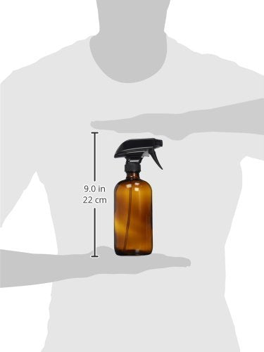 Botella Sally's Organics reutilizable con atomizador para soluciones de limpieza.