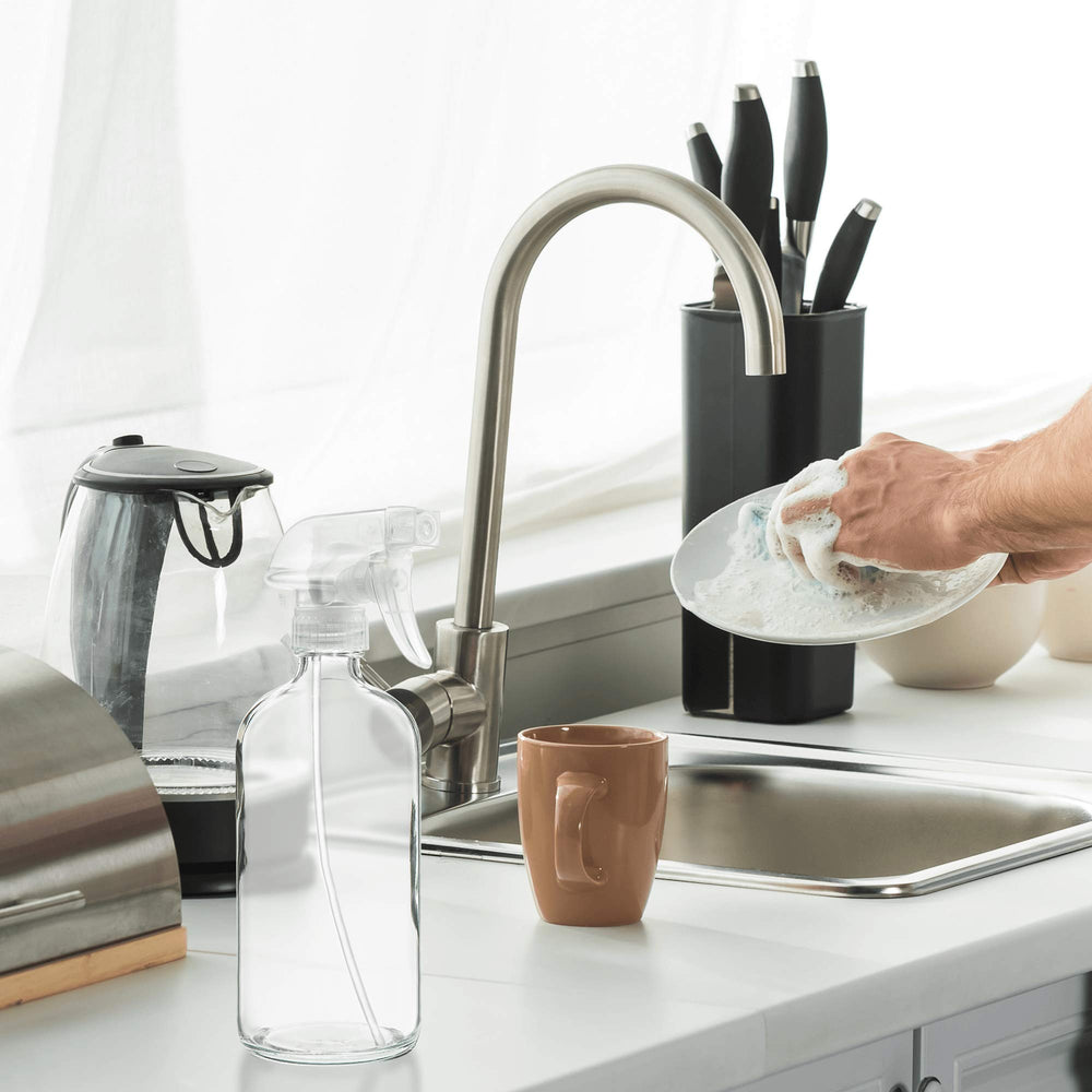 Diseño moderno de Sally's Organics, perfecto para mostrador de cocina o baño.