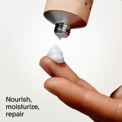 Parfum Safran-Cèdre chaleureux et enveloppant sur la Crème mains.