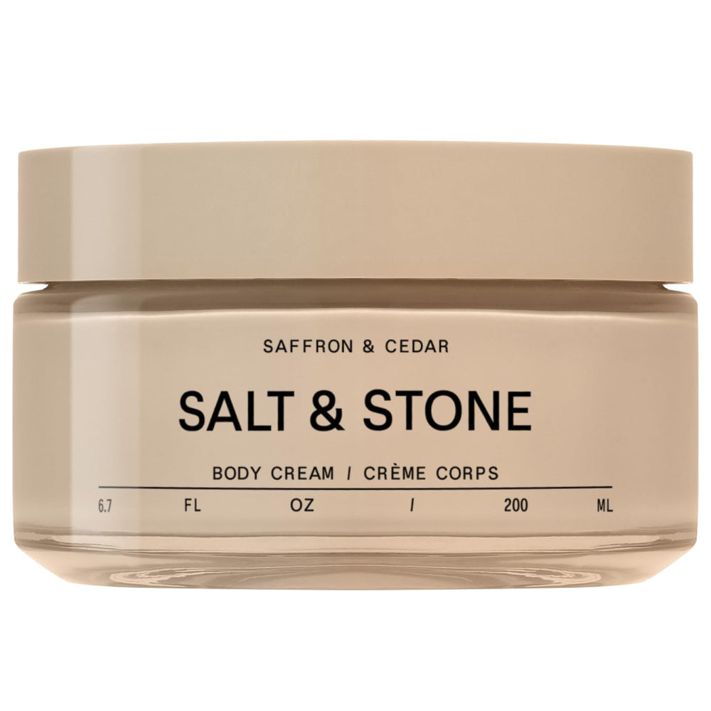 Salt & Stone crema corporal azafrán-cedro, textura sedosa para piel suave e hidratada.