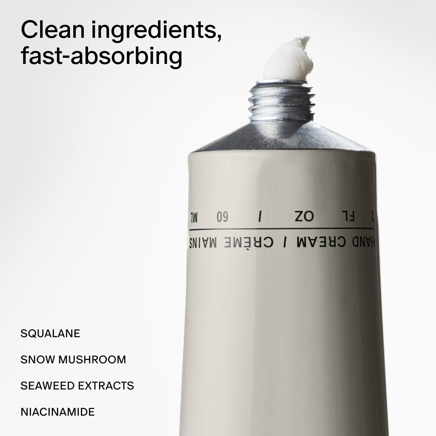 Textura suave y absorbente de la crema Salt & Stone Santal Vetiver.