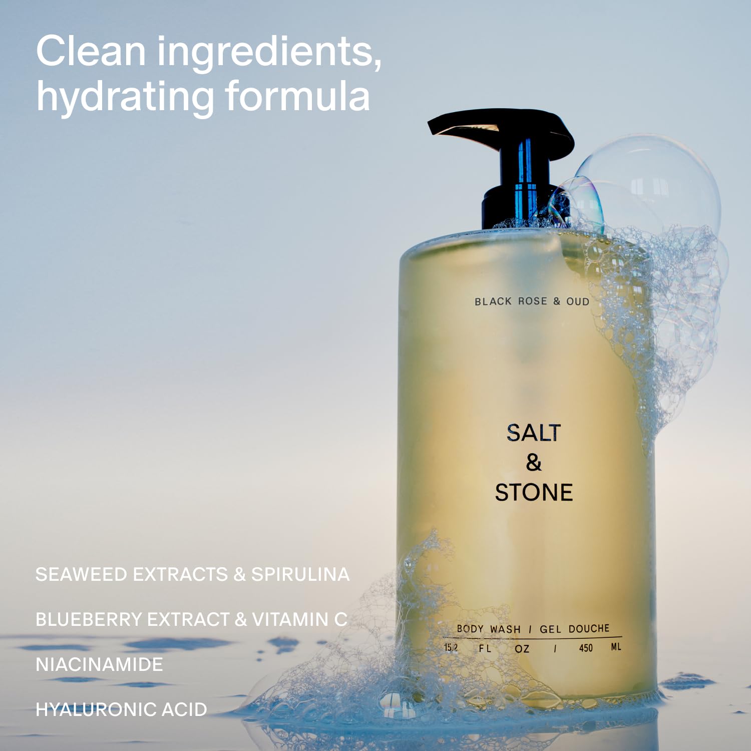 Mousse hydratante Salt & Stone sur la peau lors de la douche.