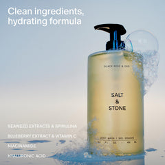 Mousse hydratante Salt & Stone sur la peau lors de la douche.