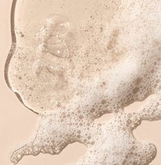 Saltair etiqueta Moisture Bound, detalle que sugiere cuidado hidratante para el cabello