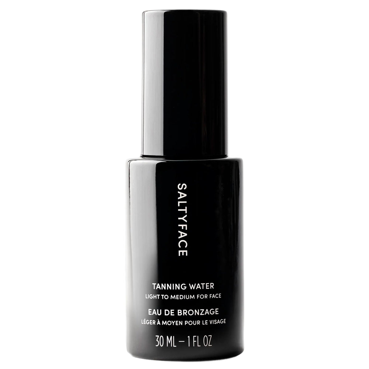 SALTYFACE Agua Bronceadora Botella muestra la fórmula suave para rostro, cuello y pecho.