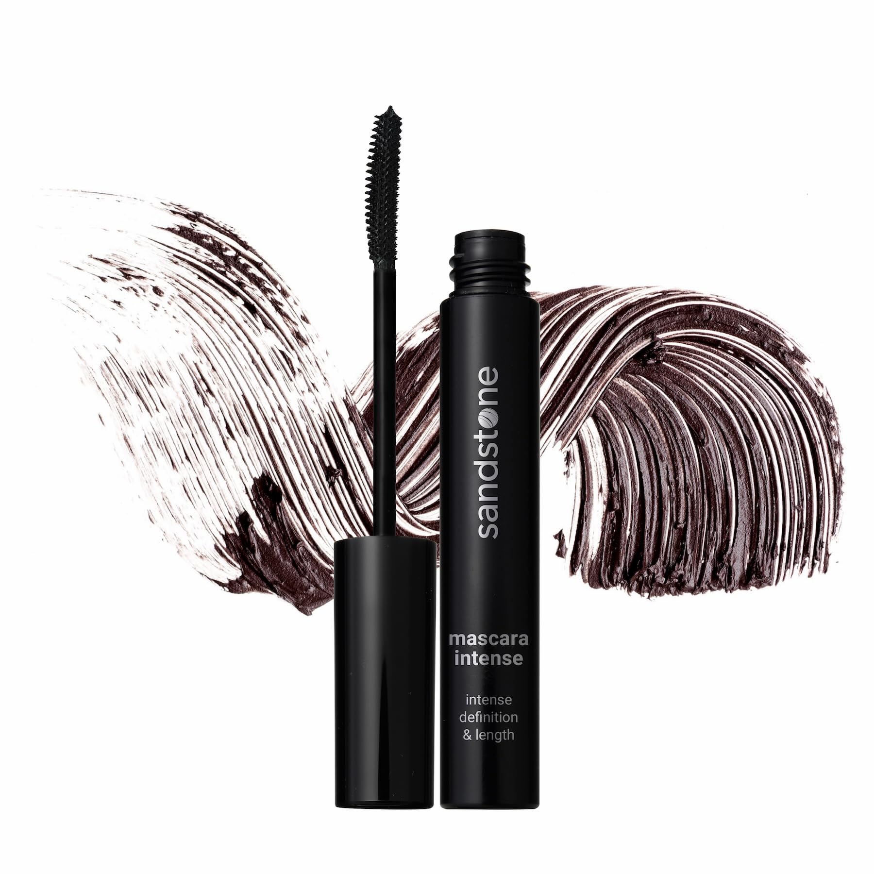 Mascara Sandstone Scandinavia, separacion de pestanas para un look definido sin grumos.