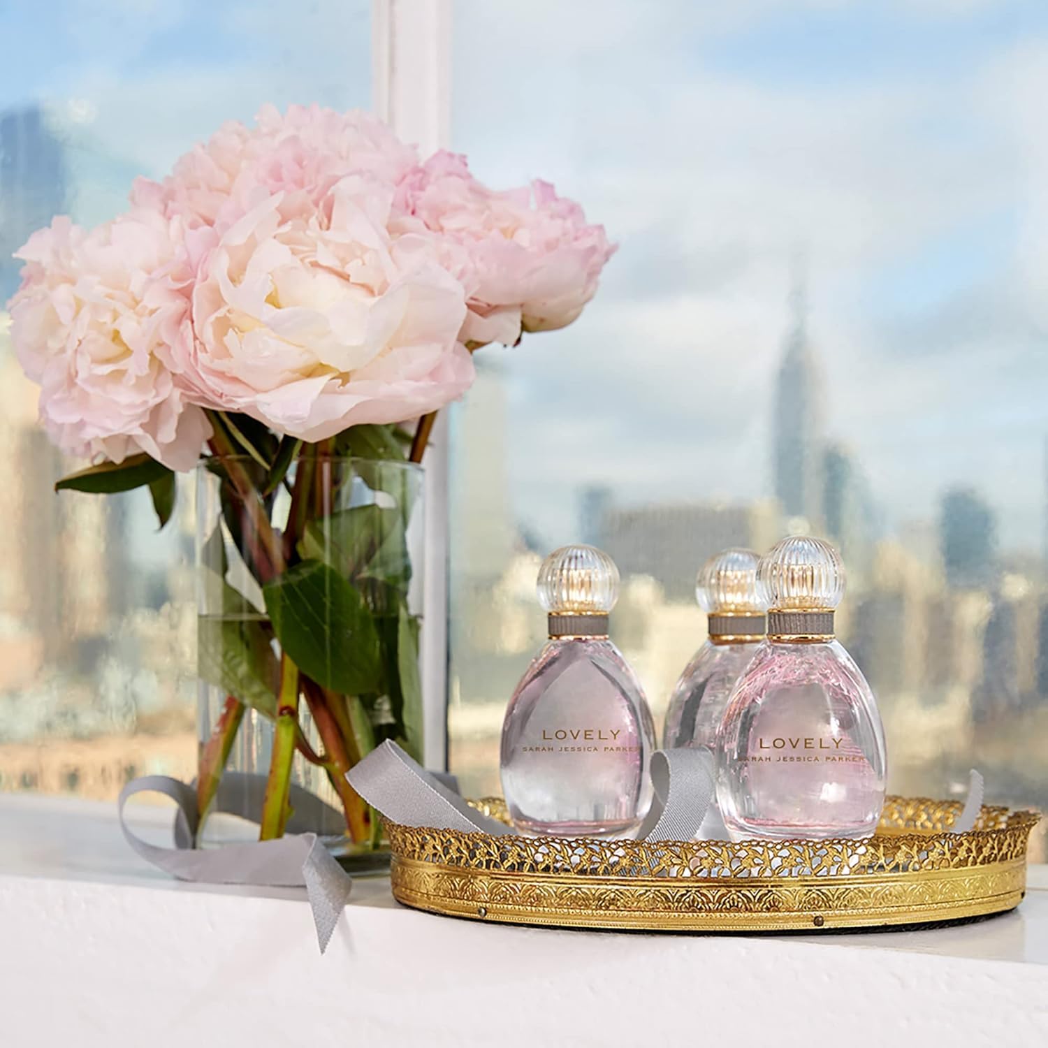 Notas florales y amaderadas en Sarah Jessica Parker Body Mist para ocasiones especiales