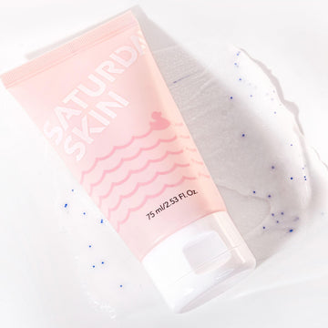  Saturday Skin Rub-A-Dub uso semanal recomendado para piel limpia y fresca.