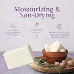 Beurre de karité hydratant dans le savon lavande pour la peau.