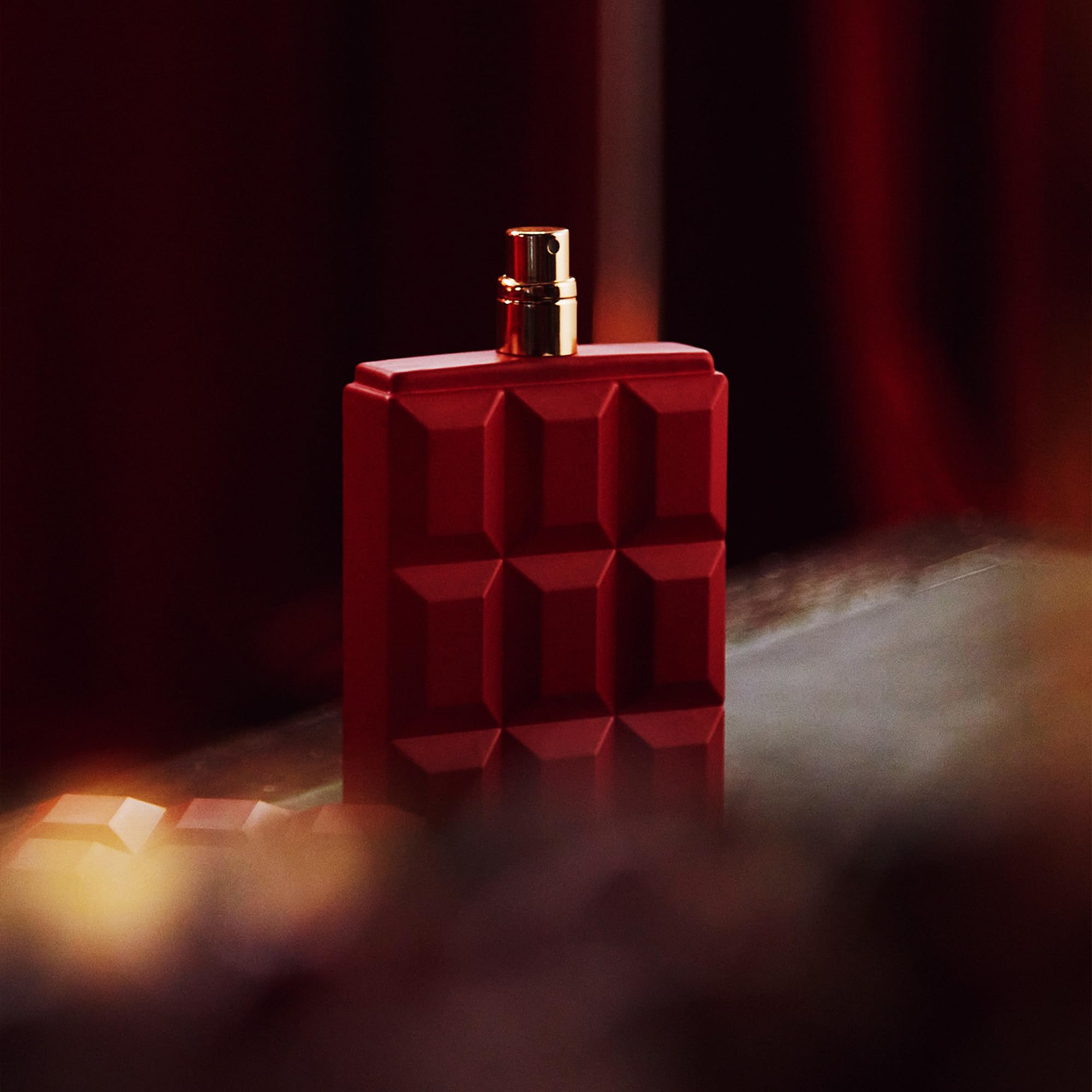 SCENT BEAUTY Sabrina Carpenter Sweet Tooth Cherry Baby, notas cereza y chocolate destacadas