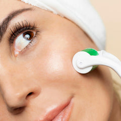Derma Roller Sdara con estuche gratuito, almacenamiento seguro.