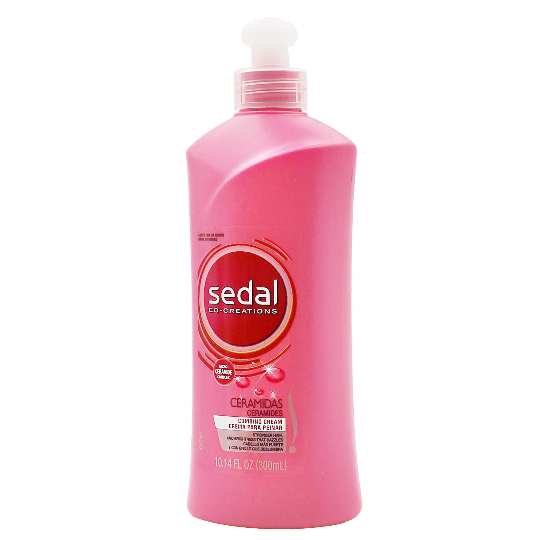 Aplicación manual con Sedal Ceramidas para peinado más manejable.