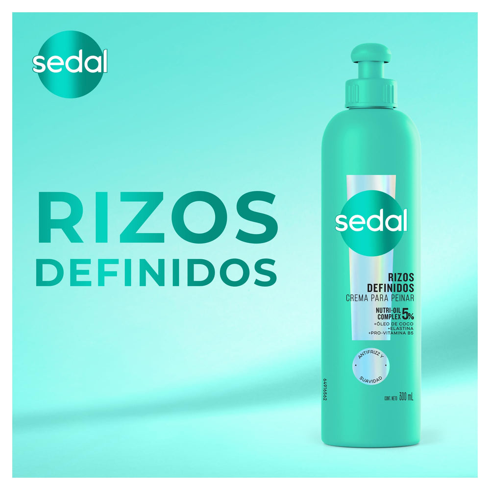 Sedal Rizos Definidos textura cremosa que se reparte con facilidad al aplicar.