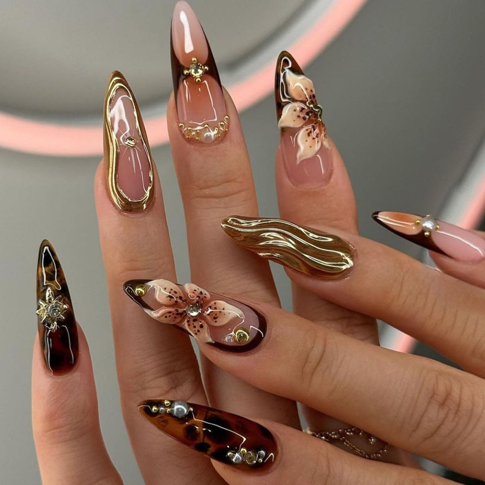 SEENEEY Uñas almendra marrón con destellos dorados para mayor durabilidad.