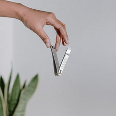 Seki Edge SS-107: hoja curva para un corte limpio.