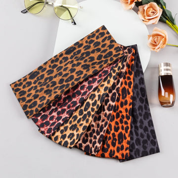 SENMAY diadema leopardo detalle tejido suave y transpirable para el día.
