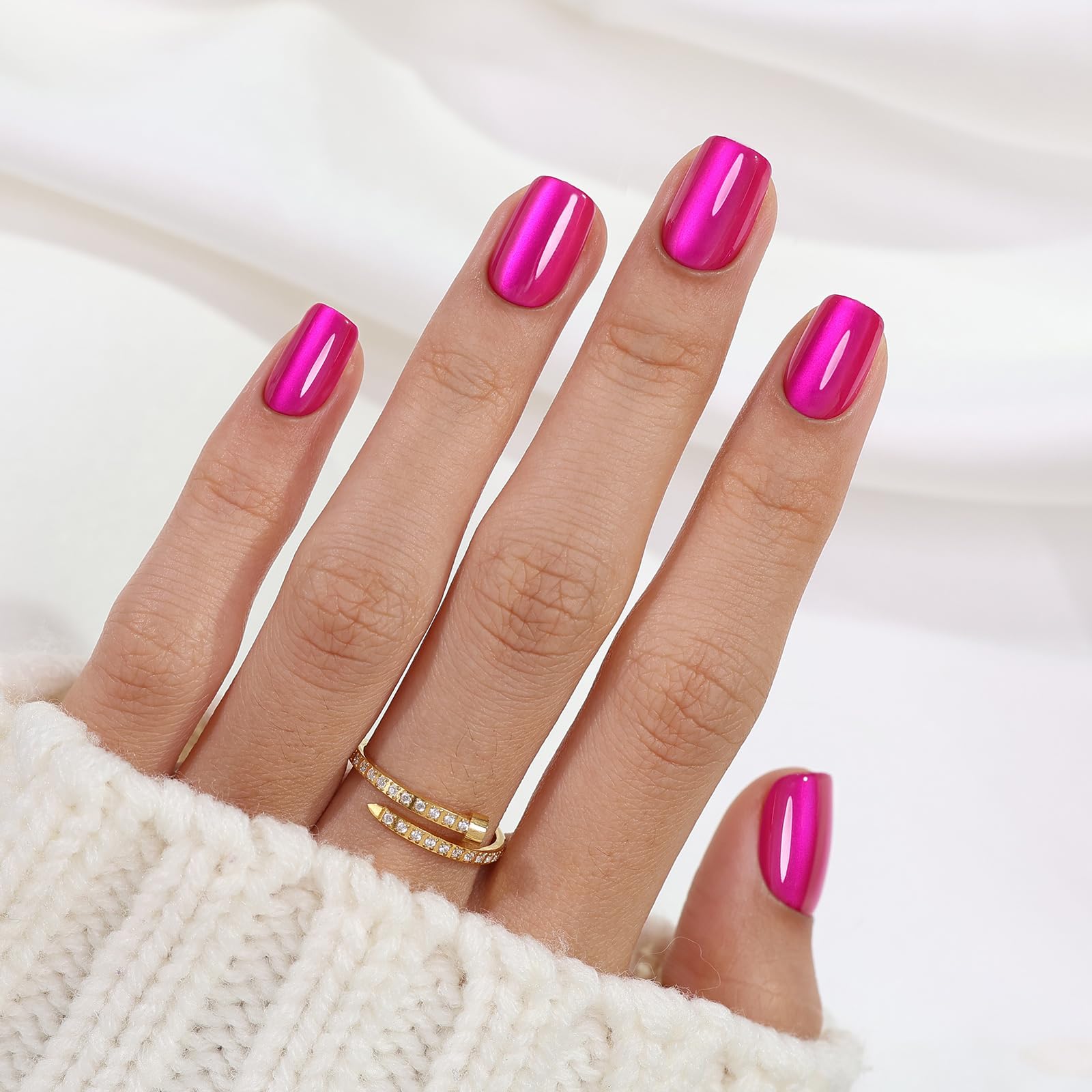 SHANGMENG uñas rosa fucsia con corte cuadrado y efecto ojo de gato, look moderno.