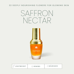 Manos aplicando aceite para masaje facial suave.