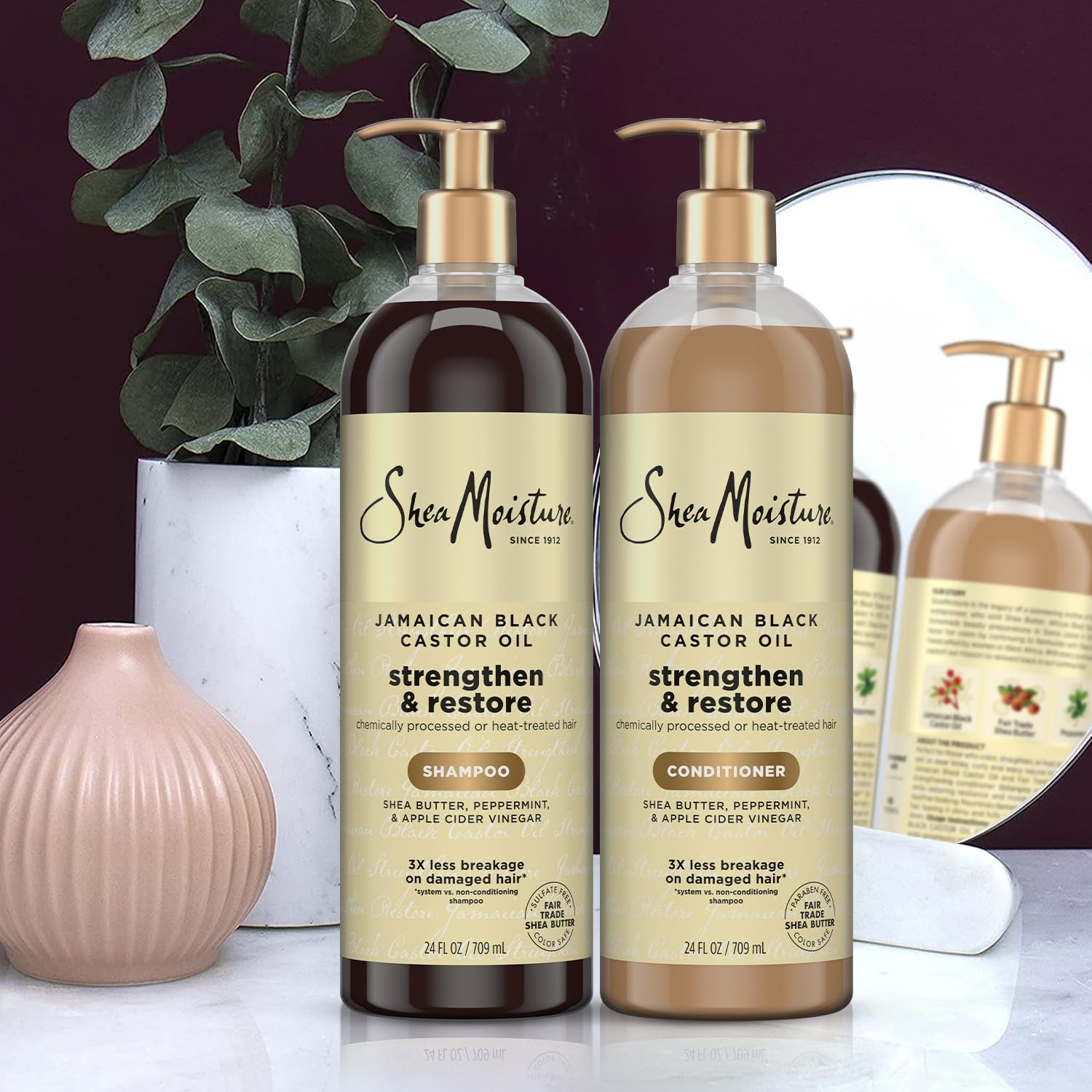 SheaMoisture Jamaica Black Castor Oil aplicación suave para peinar y peinado sin frizz.