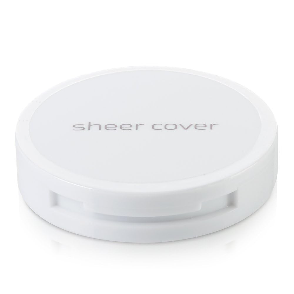 Sheer Cover Studio, iluminador: ilumina pómulos y mirada con brillo suave.
