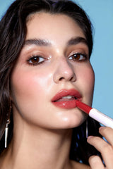 SHEGLAM aplicador-labial-brillo: aplicación suave y color intenso.
