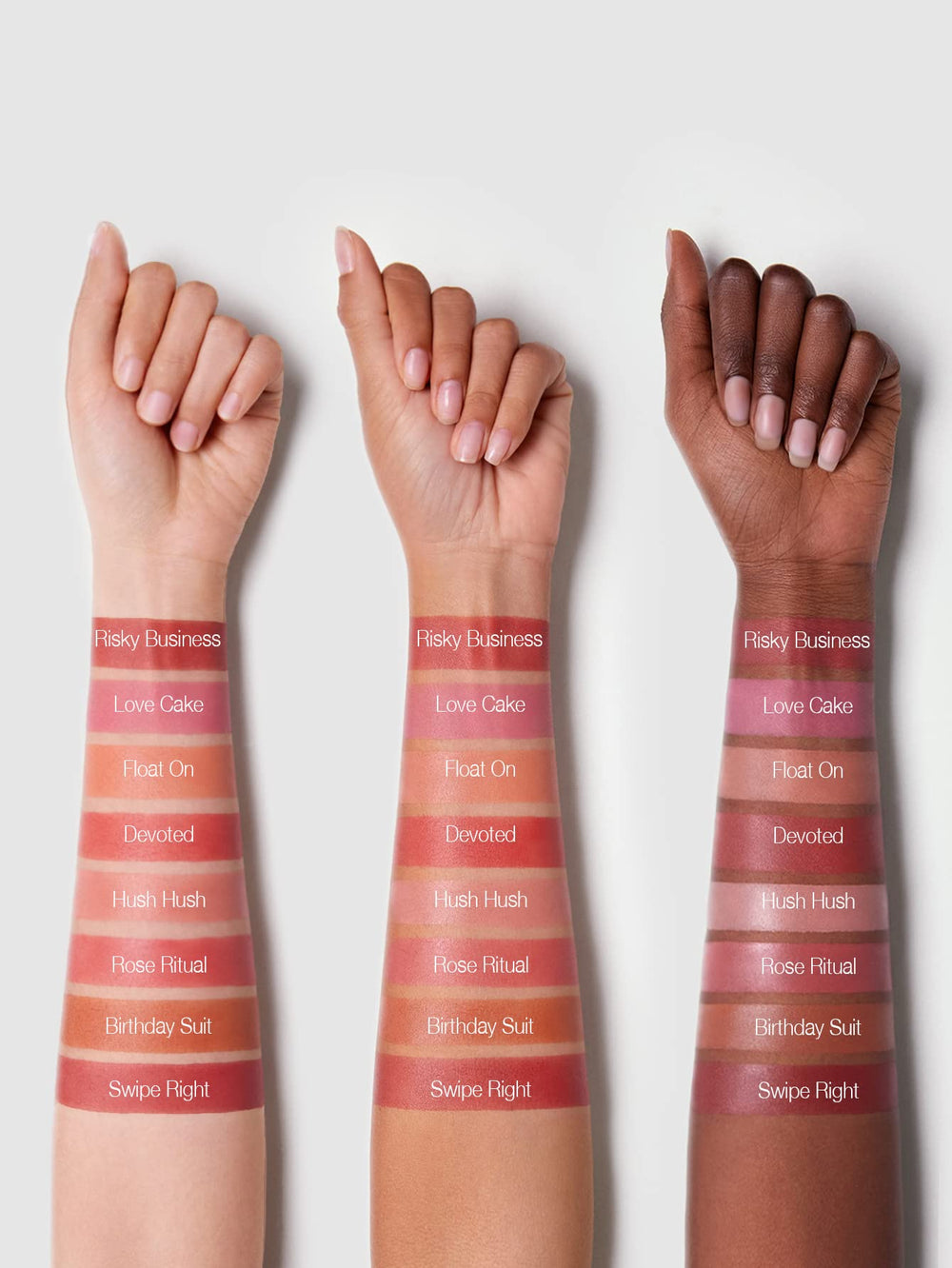 Difuminación suave de SHEGLAM Color Bloom para contornos precisos.