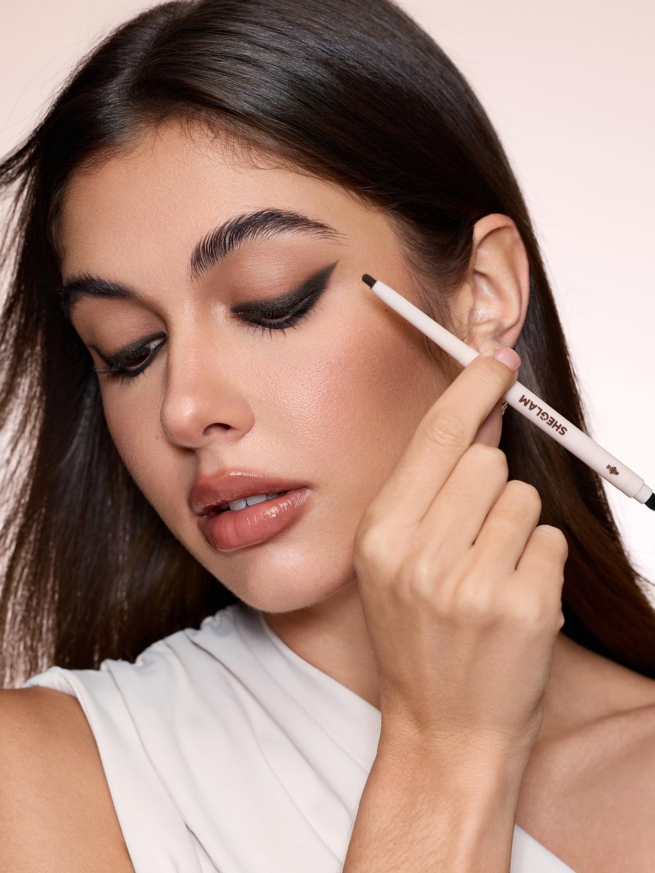 Delineador diario SHEGLAM Gel Glide, fácil de aplicar y duradero