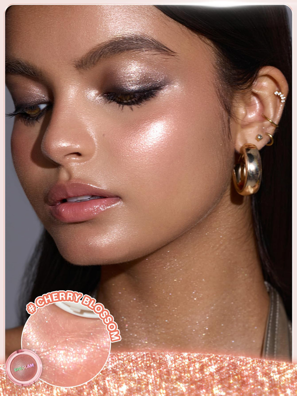SHEGLAM GlowChi, aplicación en pómulos para apariencia diaria