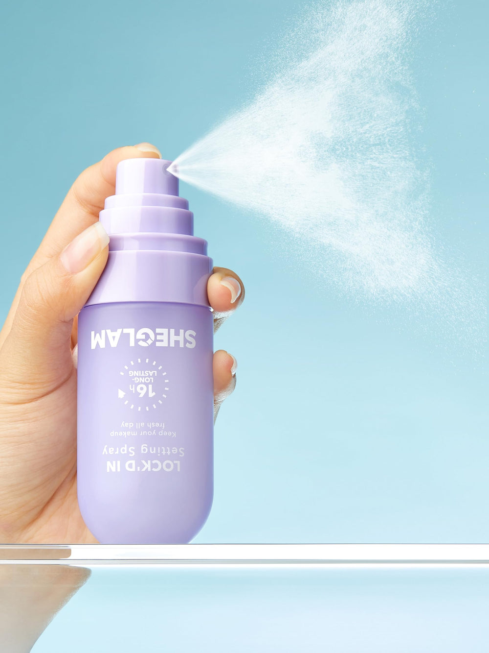SHEGLAM Lock'd In Setting Spray, acabado sedoso que mantiene el maquillaje intacto.