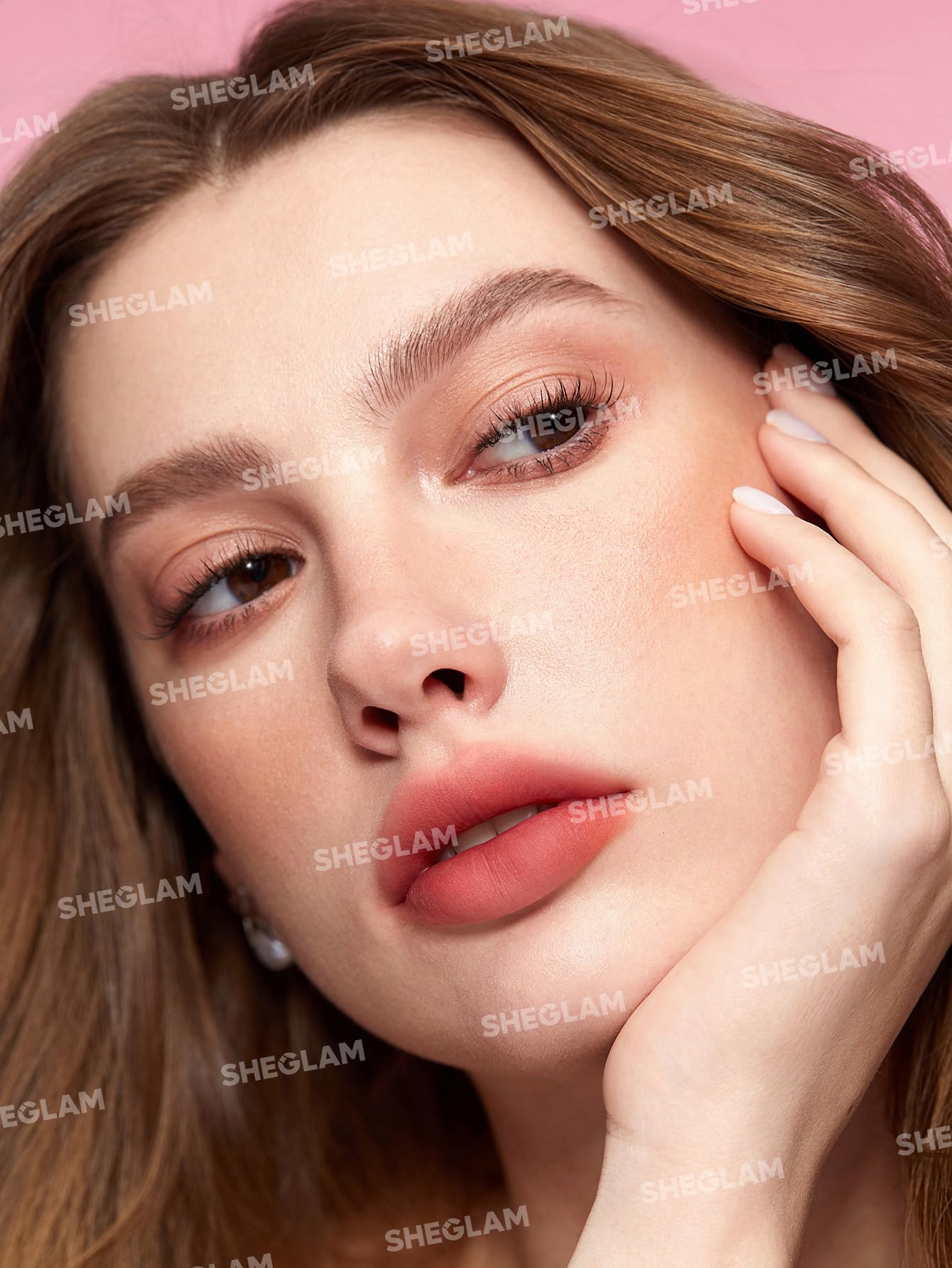 SHEGLAM Soft Haze Lip Blur: textura base de agua que se seca mate.