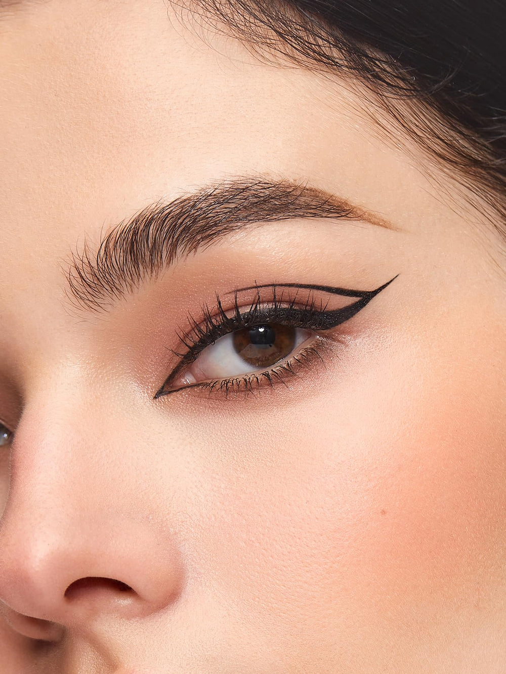 SHEGLAM Think Sharp delineador sin crueldad para uso consciente