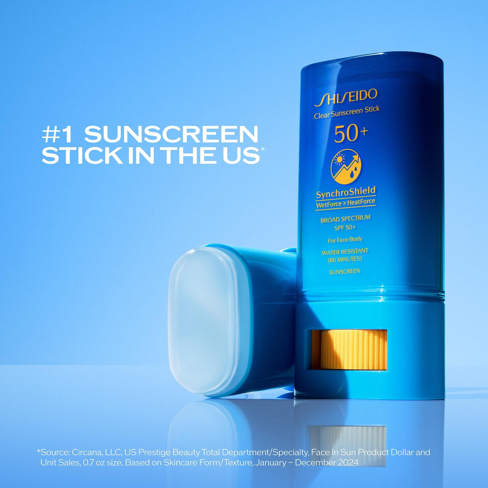 Detalle de la aplicación bajo maquillaje con la barra solar Shiseido
