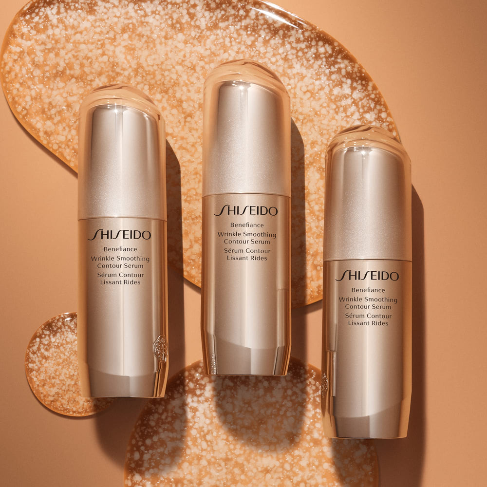 Shiseido Benefiance masaje de rostro tras la aplicación para mayor absorción.