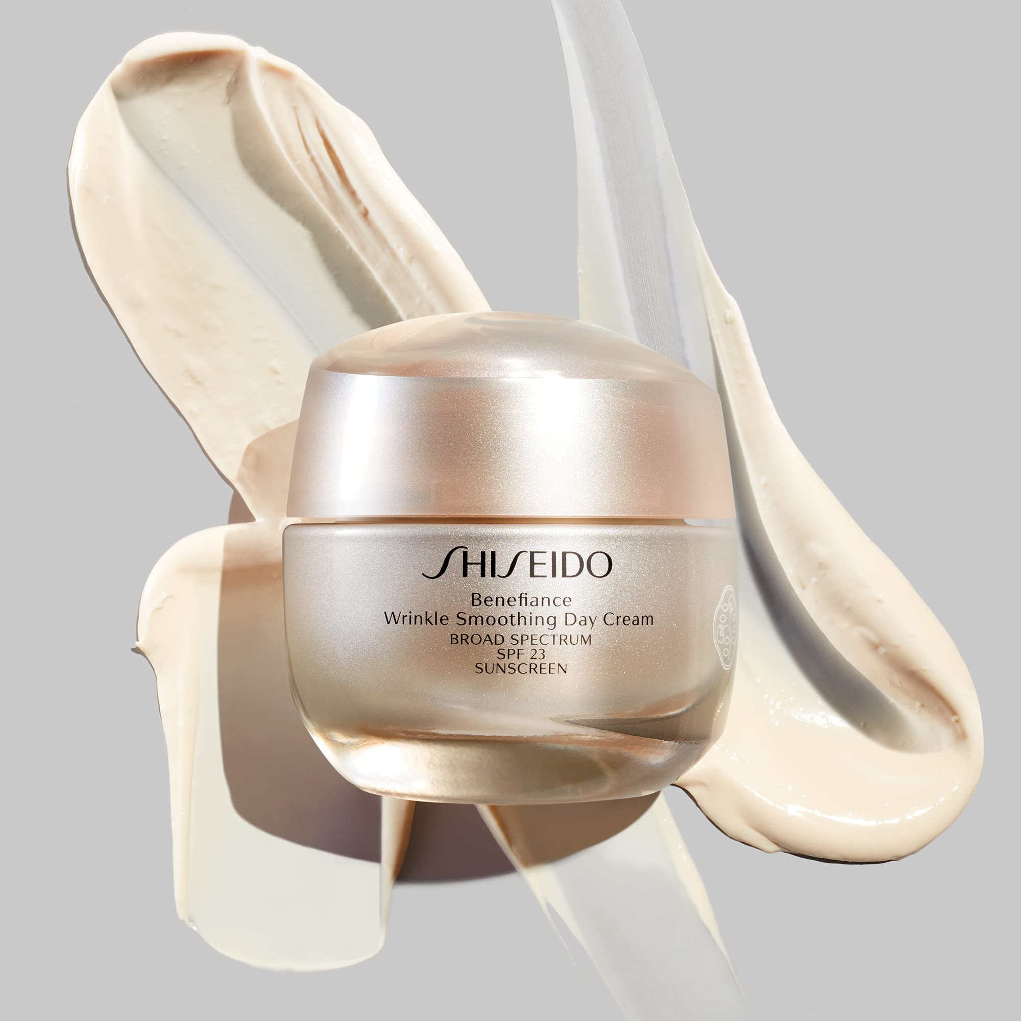 Shiseido Benefiance crema de día textura cremosa ideal para uso diario.