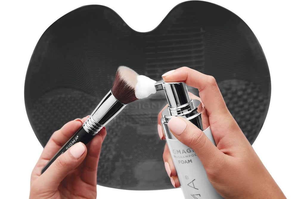 Sigma Beauty Sigmagic: pinceles en lavado con espuma, elimina residuos de maquillaje