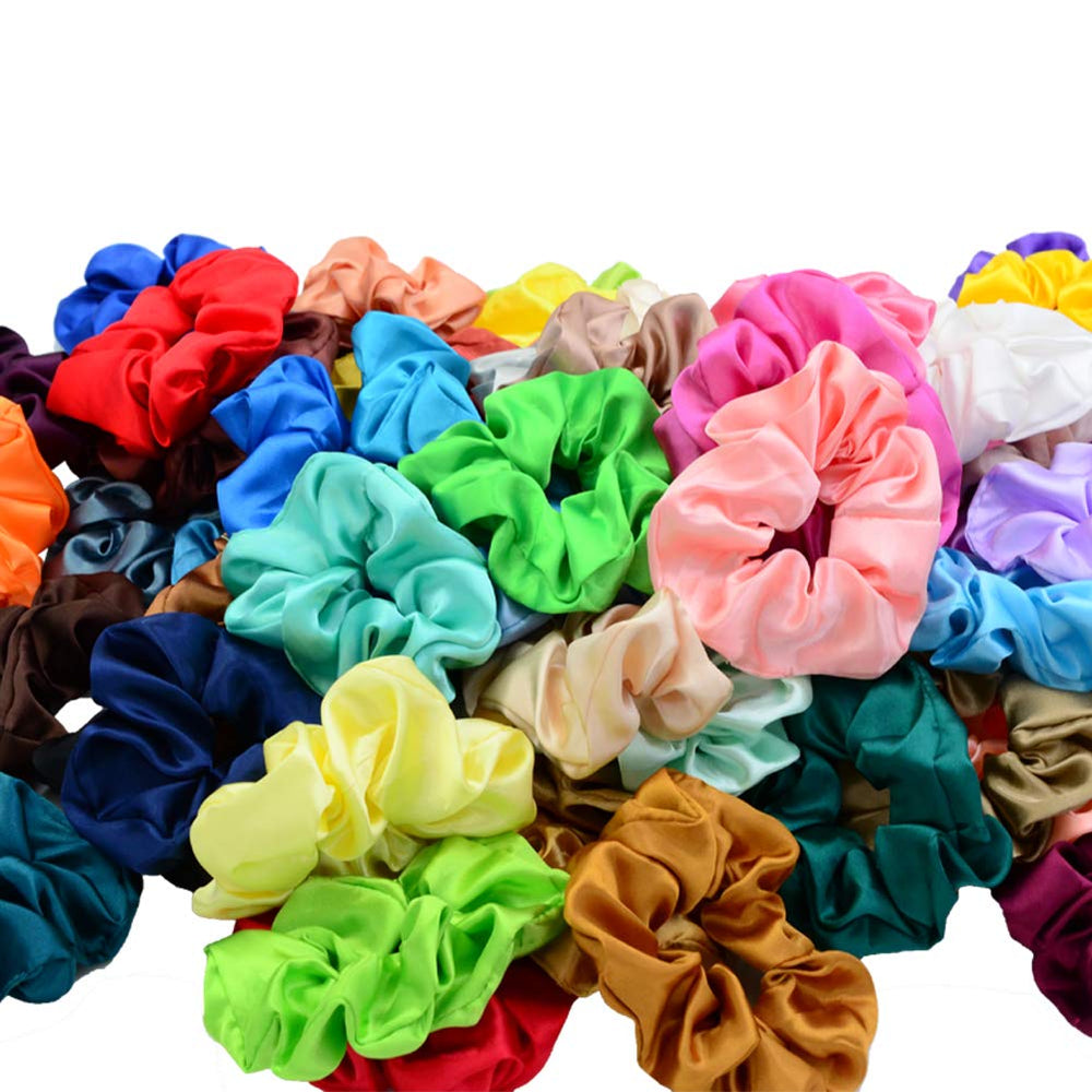 Simnice coleteros satinados con colores variados en el peinado