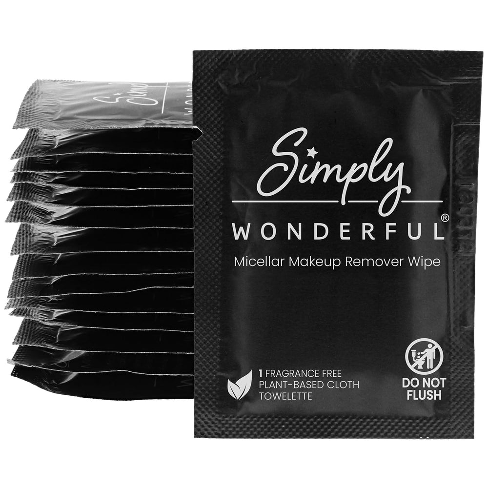 Lingettes démaquillantes biodégradables Simply Wonderful dans un sachet individuel, pratique et écologique.