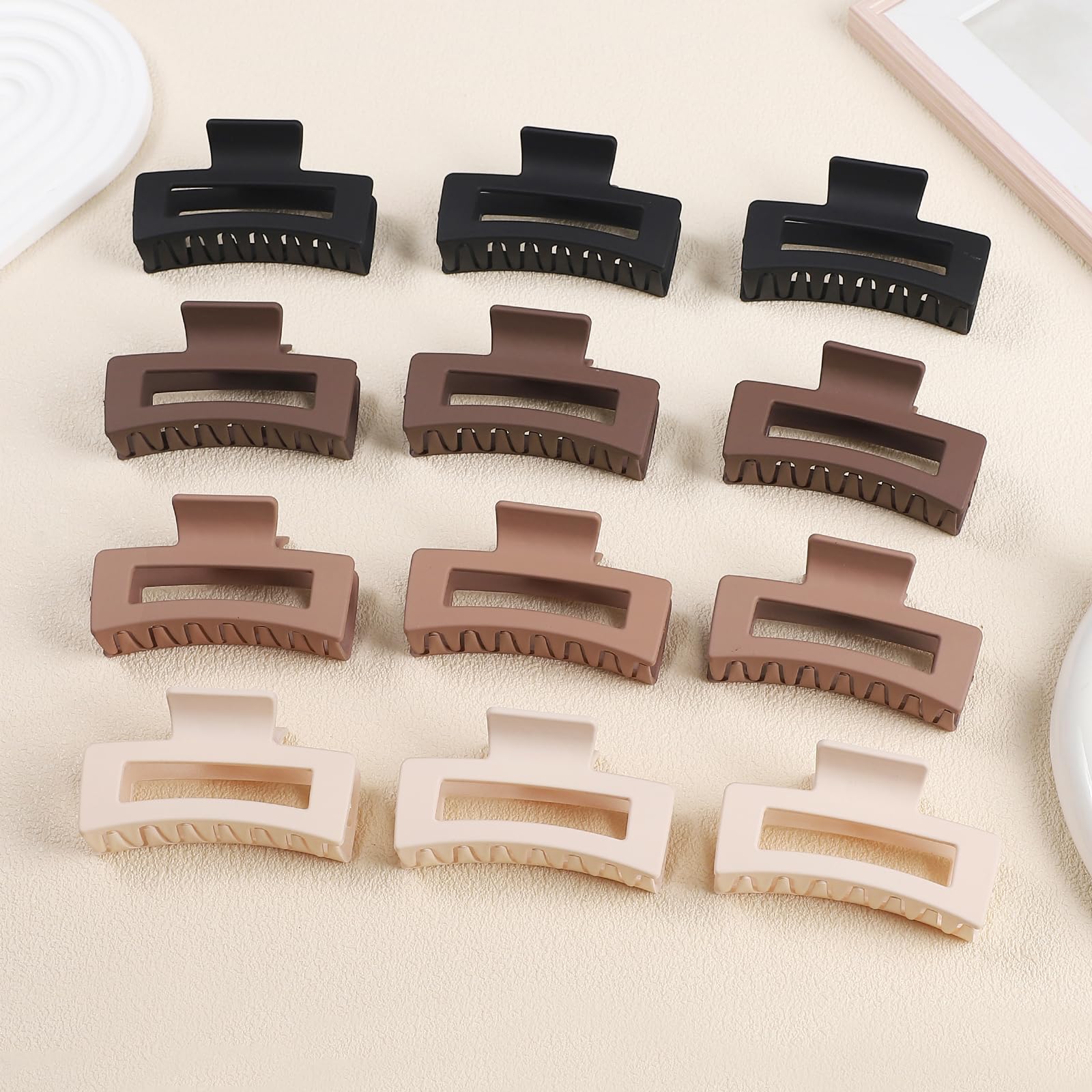 Pinza Sisiaipu blanca, accesorio versátil para estilos rápidos y limpios.
