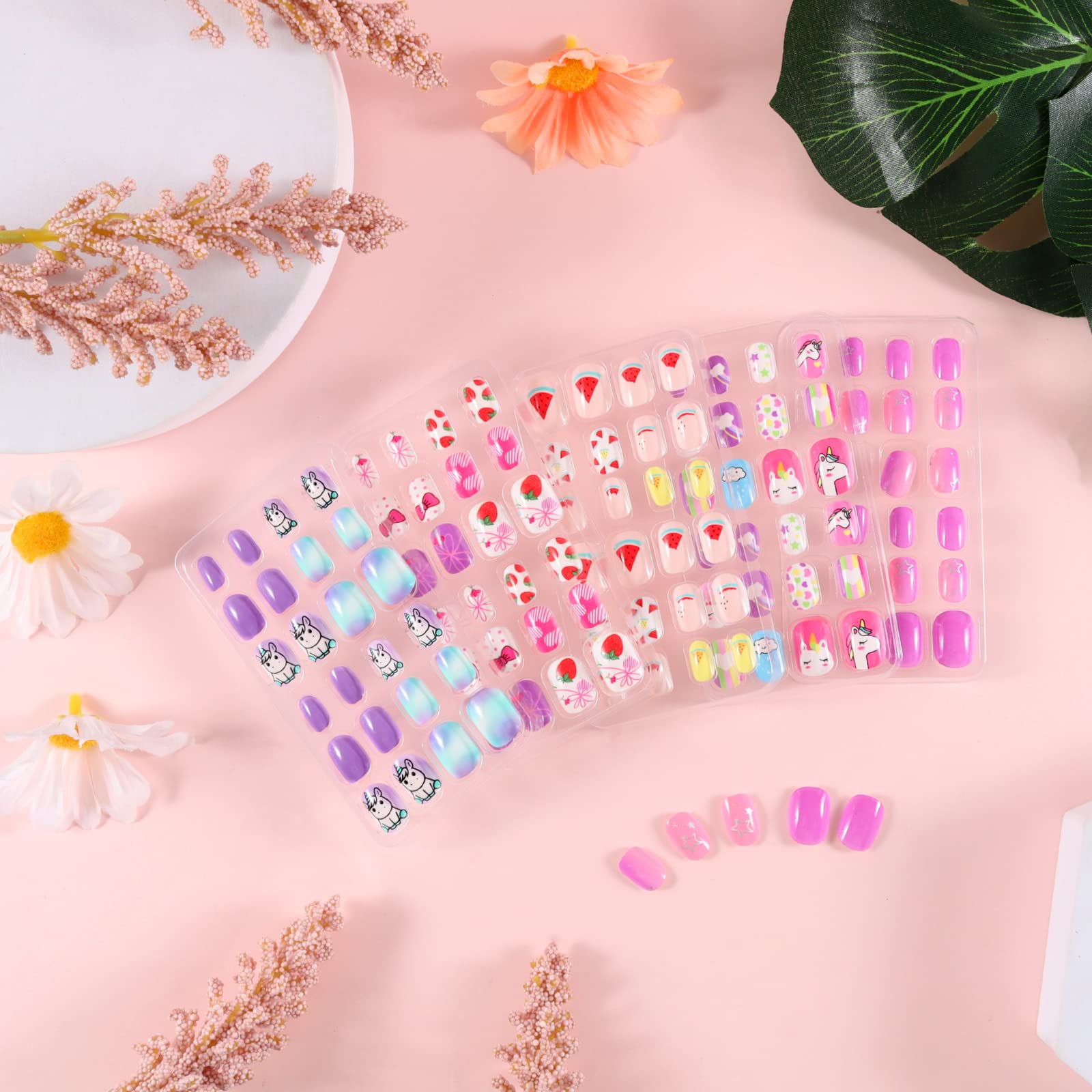 Caja regalo Siusio con uñas infantiles para fiestas.