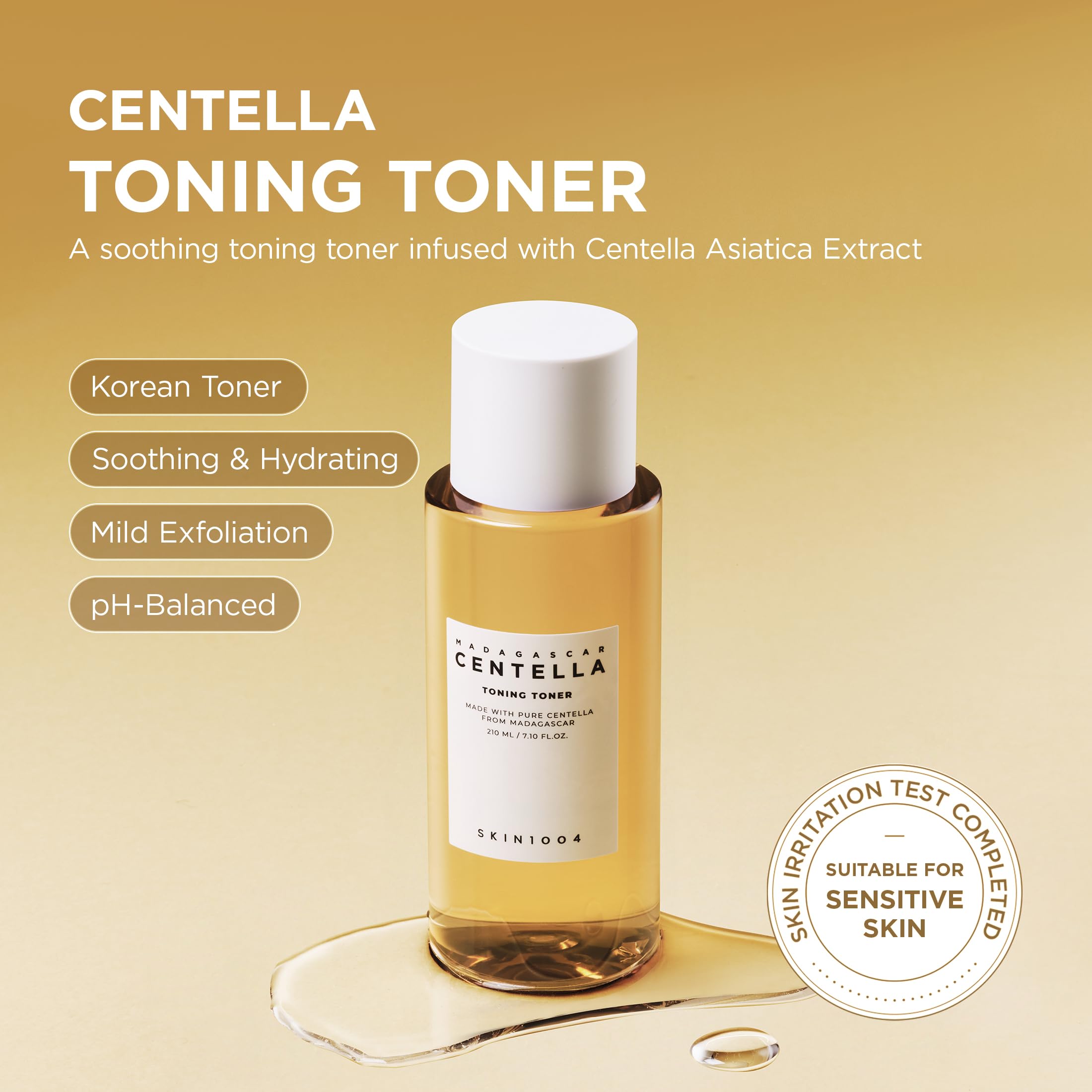SKIN1004 Centella Toner aplicado con disco de algodón para absorción suave.