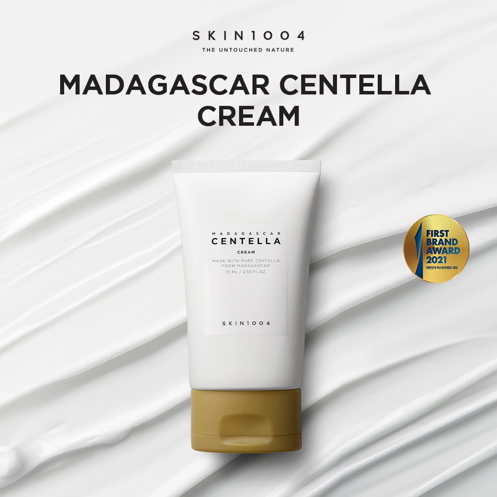 SKIN1004 Madagascar Centella Cream, textura cremosa para una aplicación suave y rápida.