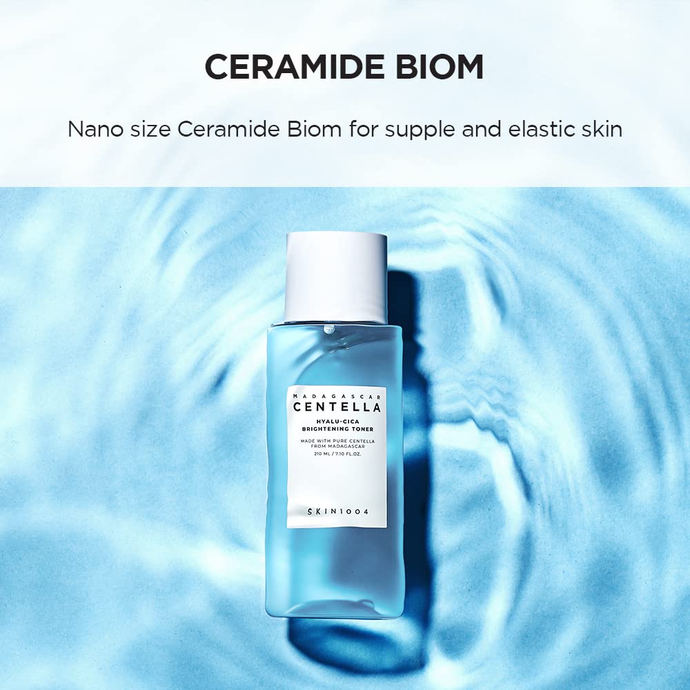 SKIN1004 Hyalu-CICA Toner: aplicación facial suave y eficaz.