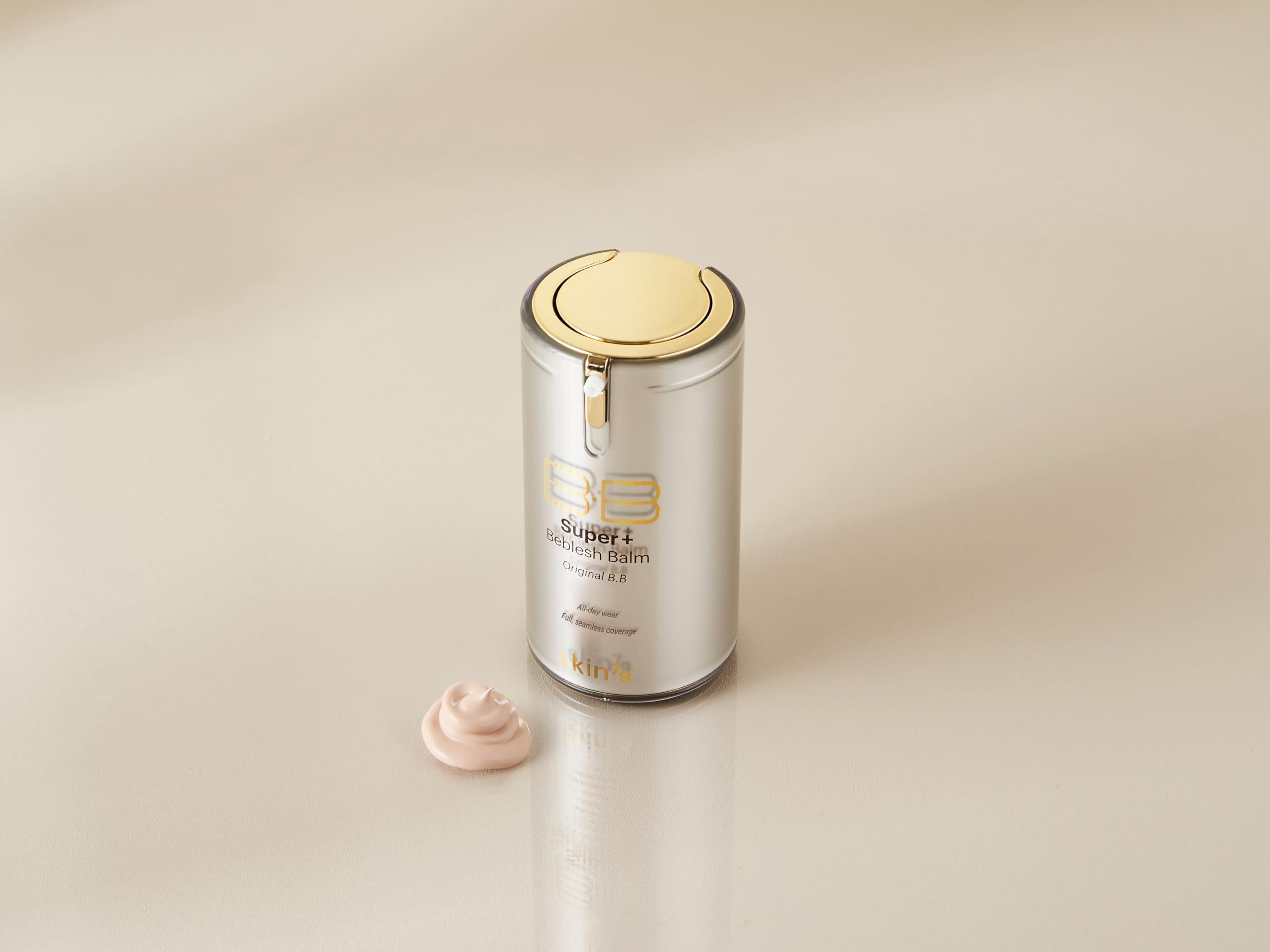 Tono 21 Natural Beige, adecuado para pieles secas.