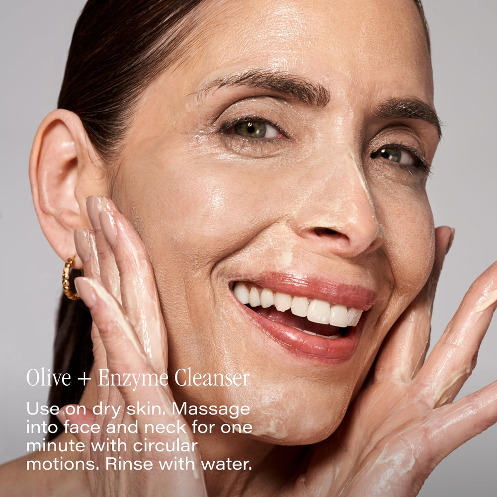SKINN Día y Noche: textura crema nocturna para una limpieza rica y suave.