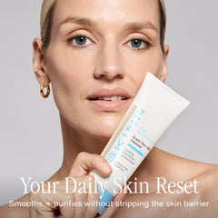 SKINN exfoliante suave con mezcla de AHA para textura refinada