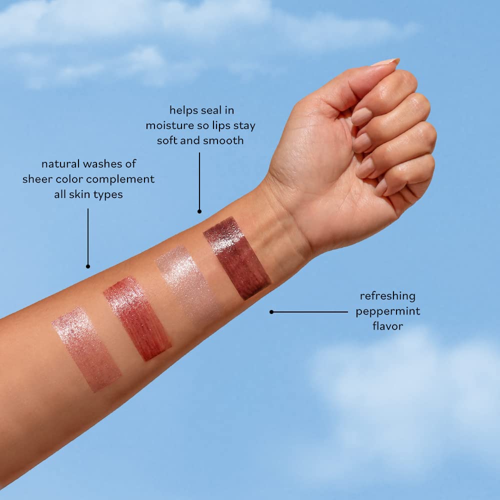 Labial tintado Sky Organics sabor menta natural, aplicación suave.