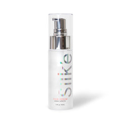 Sleeke Suero Silk-e, aplicación en mano para controlar el encrespamiento.