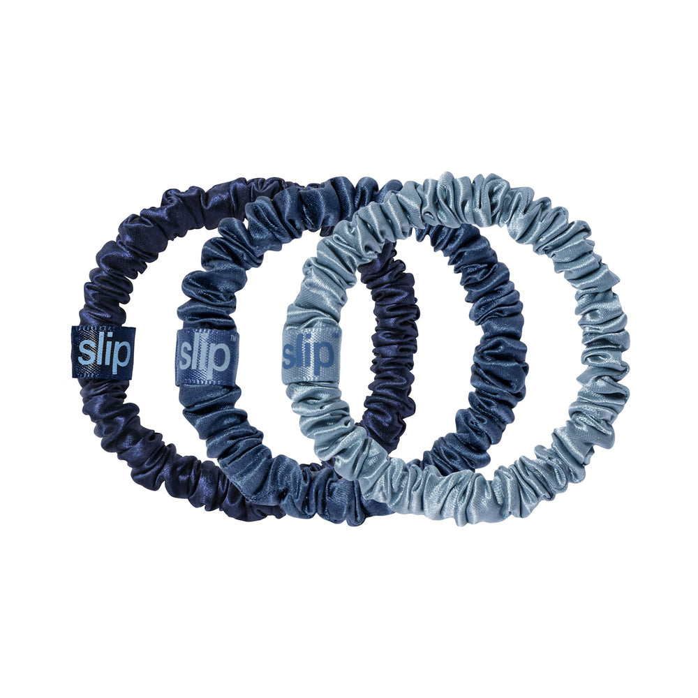 SLIP Skinny Scrunchies en zafiro con acabado suave para cabello delicado