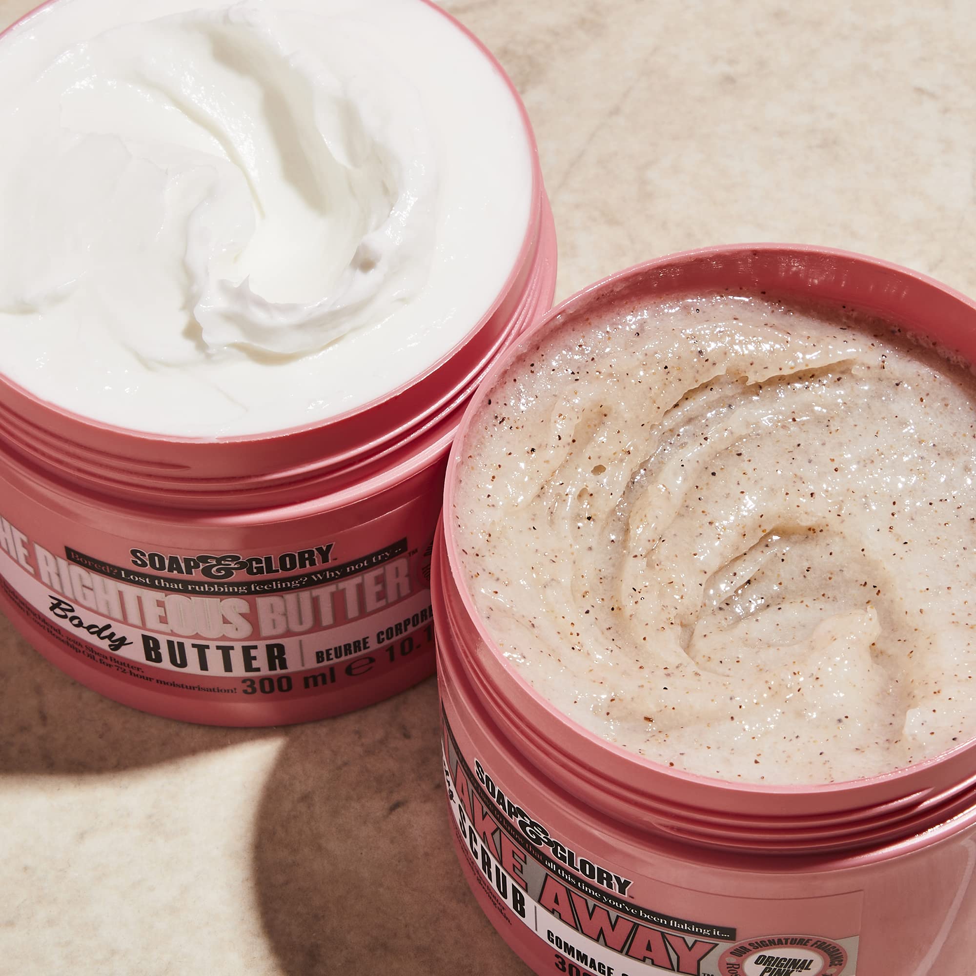 Aplicación tras la ducha con Soap & Glory para piel nutrida.