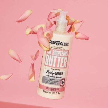 Fragancia floral de Soap & Glory Original Pink persiste tras la ducha.